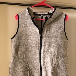 lululemon in sculpt vest 10
